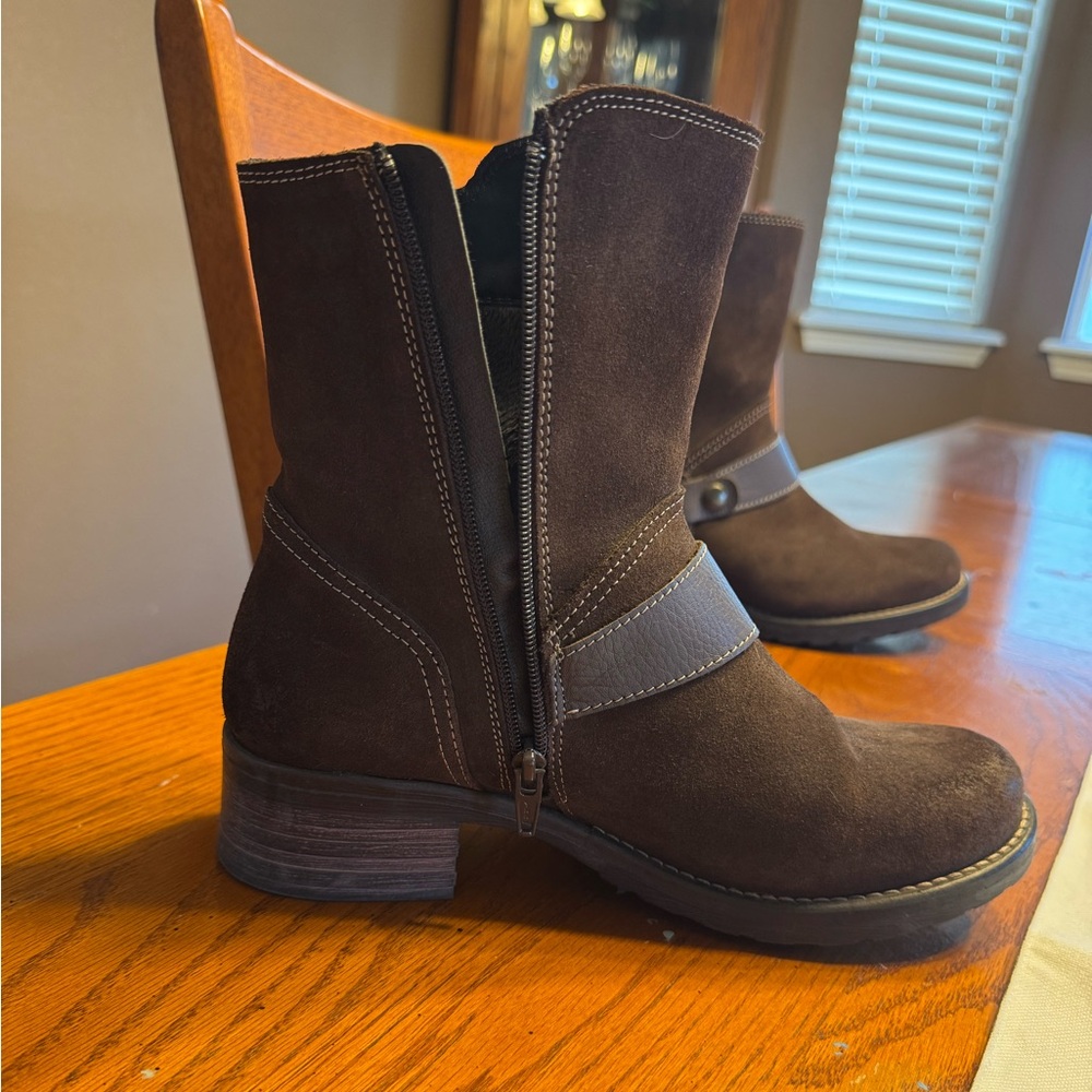 Taos Dark Brown Suede Boots